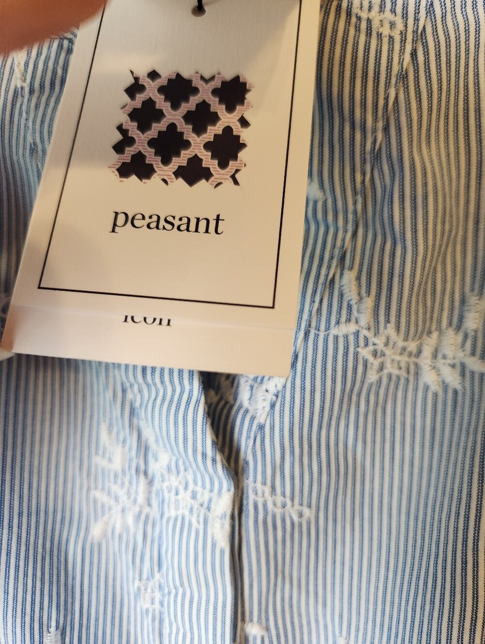 Crown & Ivy Blue/White Icon Textured 1/4 Button Sleeveless Peasant Blouse NWT - Picture 9 of 13